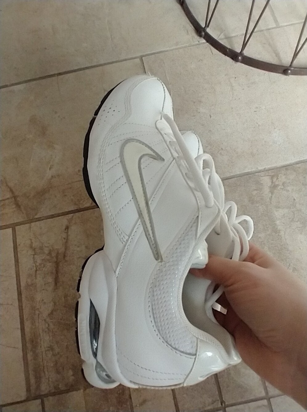Nike Air White Leather Sneakers Size 8 - Picture 6 of 8